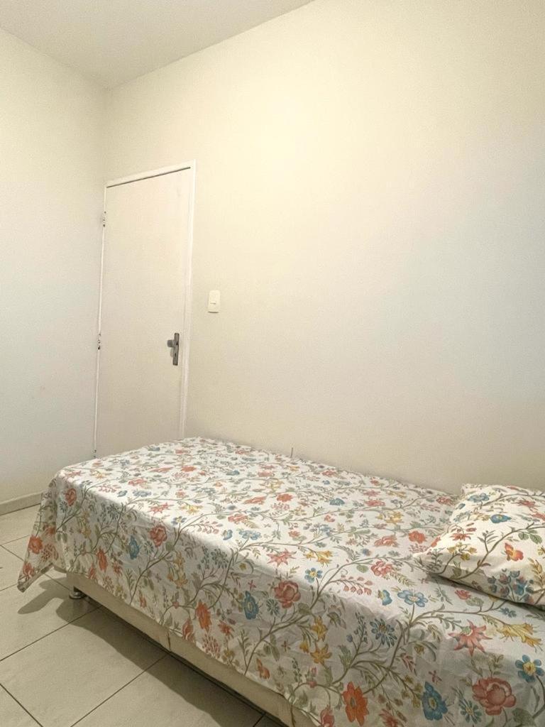 Apartamento Com Garagem Em Cond Prox A Orla
